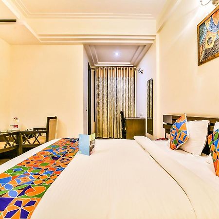 Fabhotel Oasis Dlf Phase 3 Γκουργκάον Εξωτερικό φωτογραφία