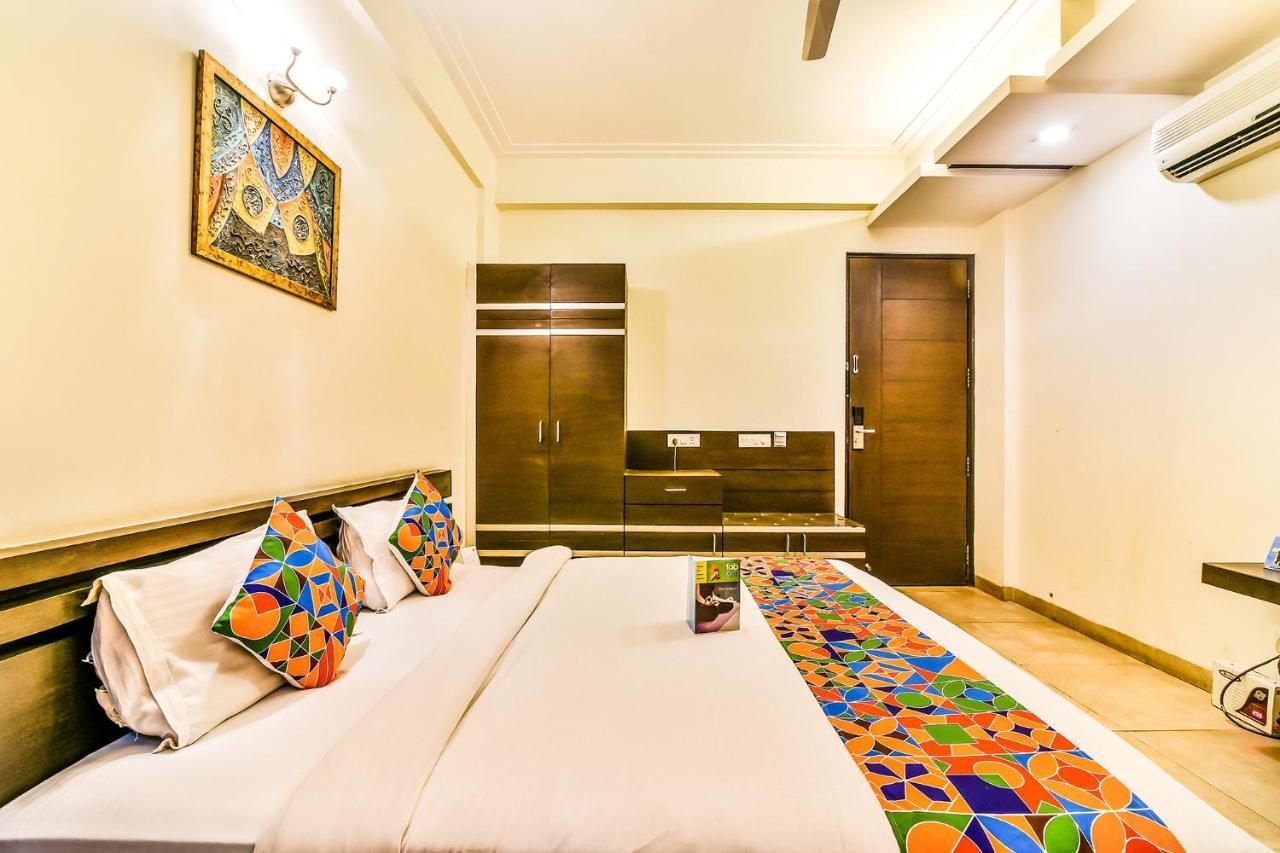 Fabhotel Oasis Dlf Phase 3 Γκουργκάον Εξωτερικό φωτογραφία