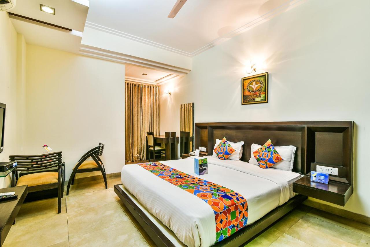 Fabhotel Oasis Dlf Phase 3 Γκουργκάον Εξωτερικό φωτογραφία